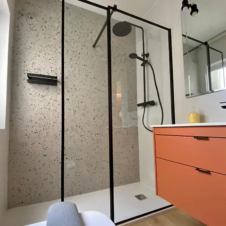Quevedo Premium By Aroom